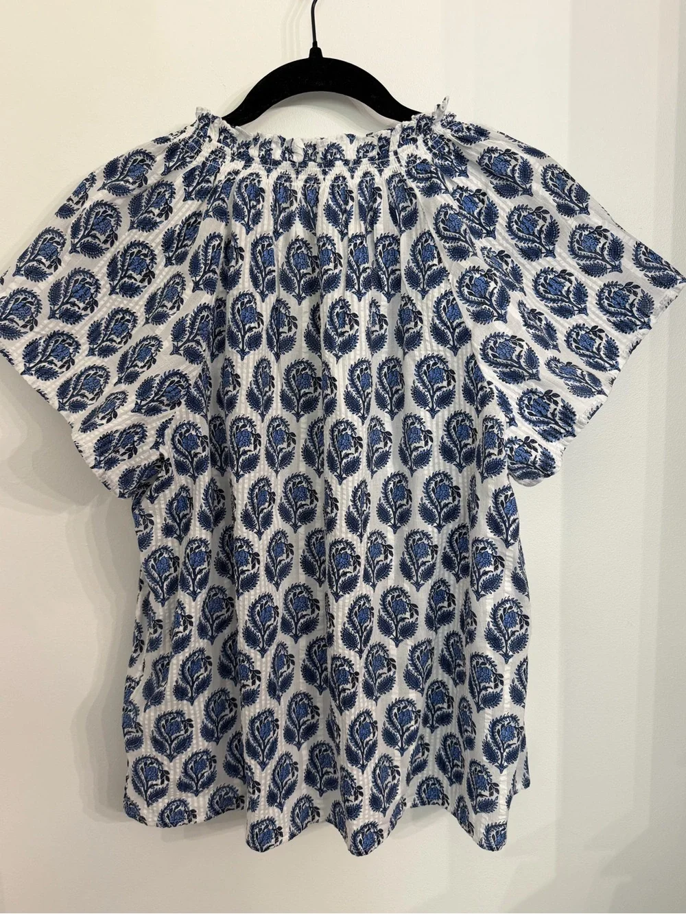 NWT J.Crew NWT Floral Smocked Flutter Sleeve Top – Size Medium